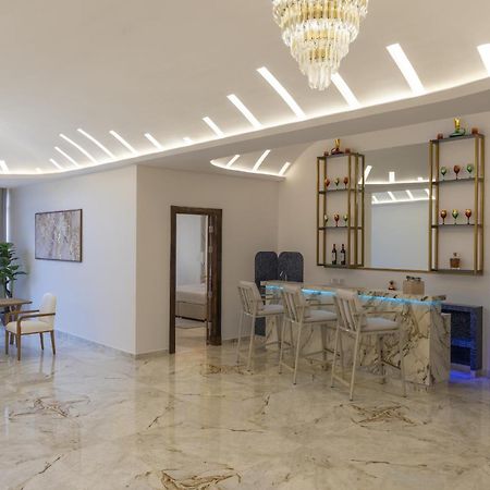 Pyramid Continental Hotel Джуба Стая снимка