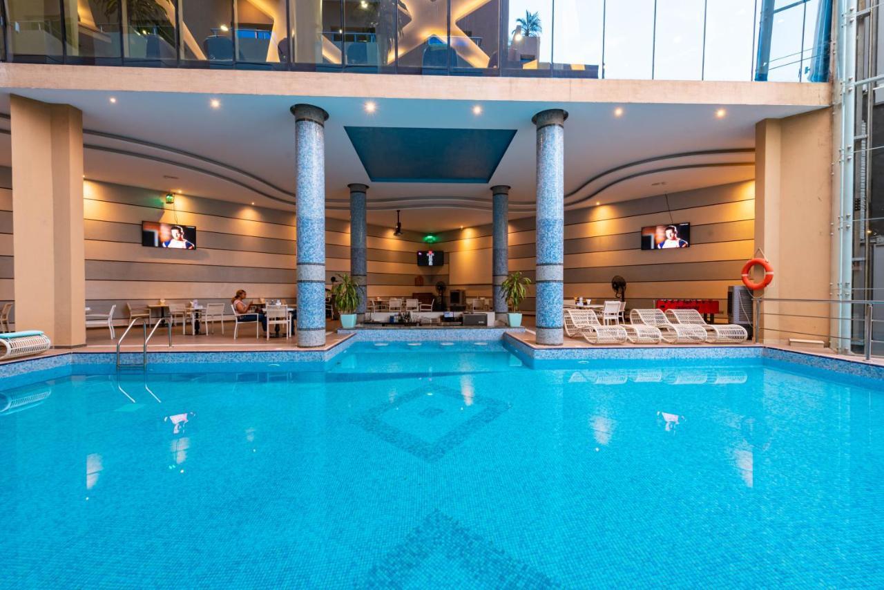Pyramid Continental Hotel Джуба Екстериор снимка