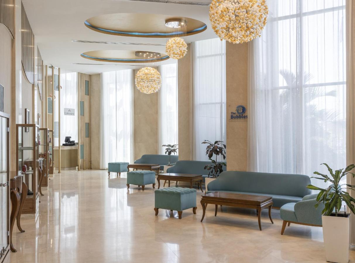 Pyramid Continental Hotel Джуба Екстериор снимка