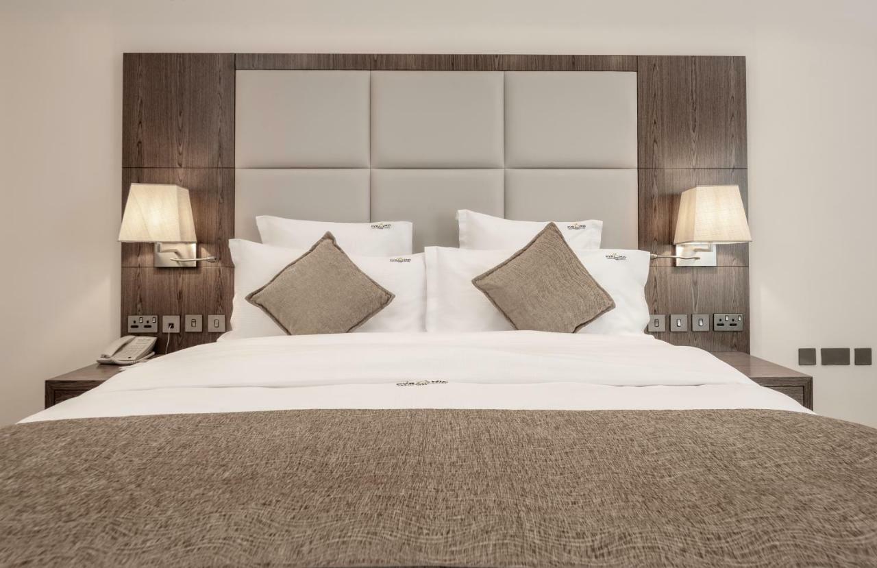 Pyramid Continental Hotel Джуба Екстериор снимка